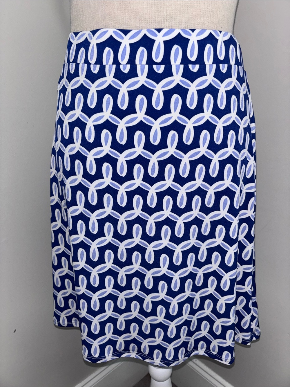 Leota Stitch Fix blue & white geometric A-line stretch jersey skirt size Medium